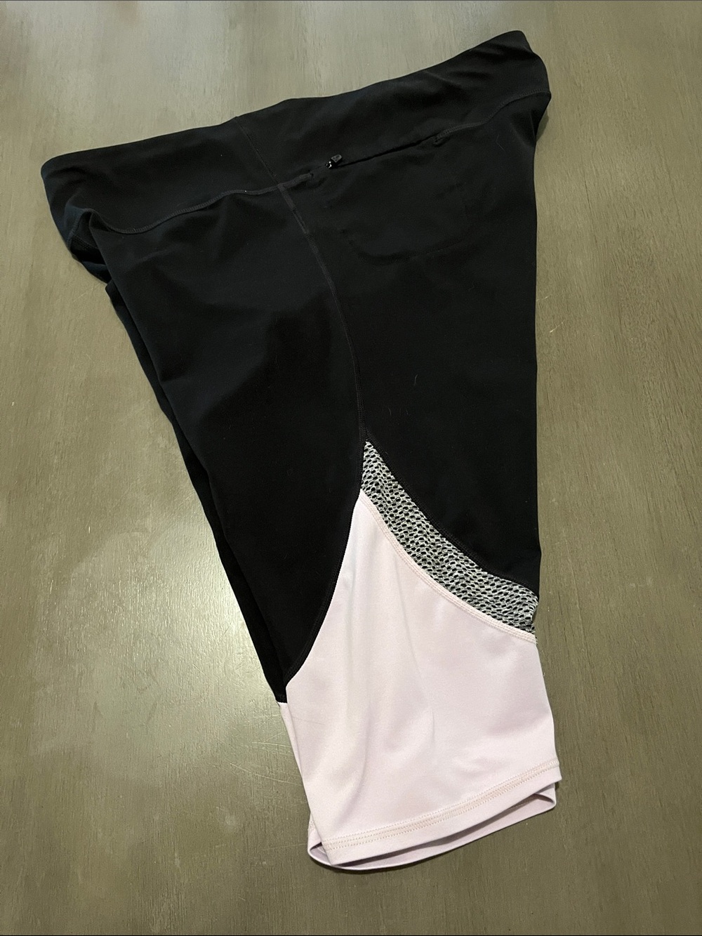 GAP Black & Purple Crop pants leggings Side Mesh and back pocket Gap Fit Eclipse